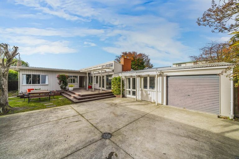 Photo of property in 182 Main North Road, Redwood, Christchurch, 8051
