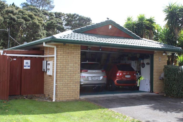 Photo of property in 14 Waimoko Glen, Swanson, Auckland, 0612