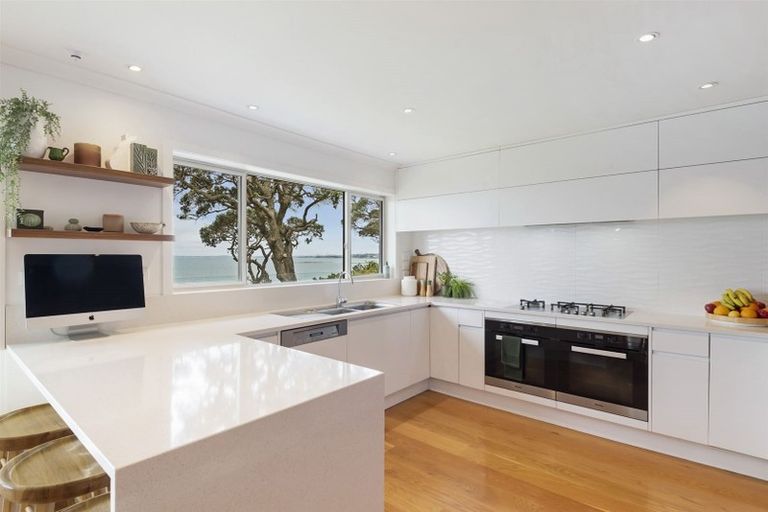 Photo of property in 24 Tui Street, Torbay, Auckland, 0630