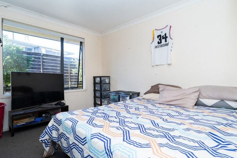 Photo of property in 12 Hocken Place, Mangere Bridge, Auckland, 2022