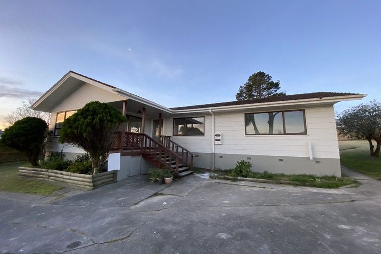 Photo of property in 17 Brougham Place, West Harbour, Auckland, 0618