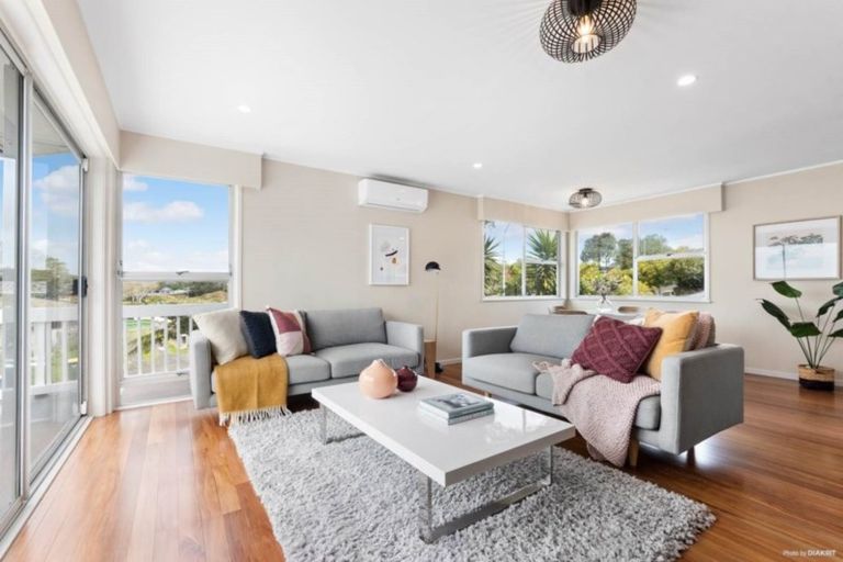 Photo of property in 34 Felgrove Street, Glendene, Auckland, 0602