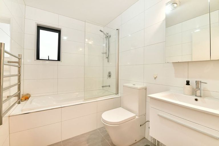 Photo of property in 13 Makamaka Lane, Albany Heights, Auckland, 0632