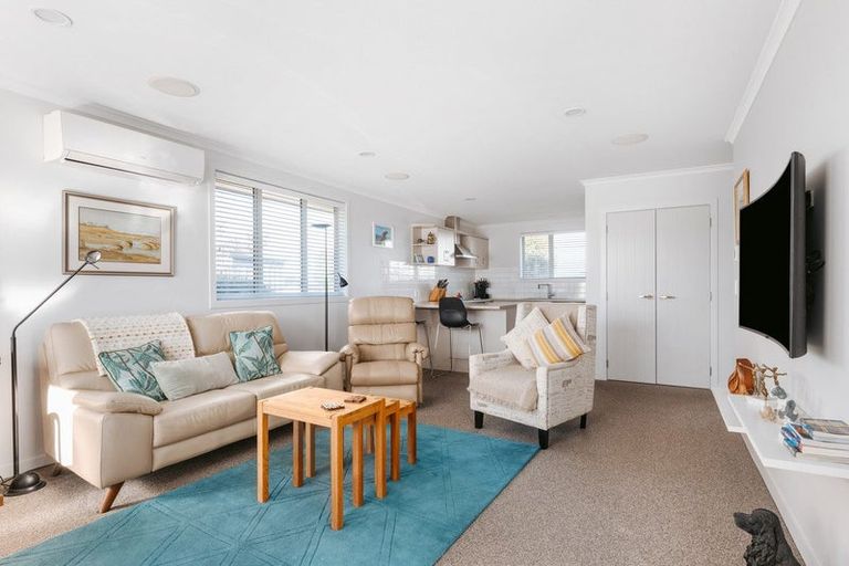 Photo of property in Waterview Estate, 70/4 Greystone Place, Omokoroa, 3114