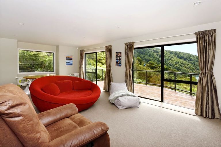 Photo of property in 10 Worlds End Road, Tennyson Inlet, 7195