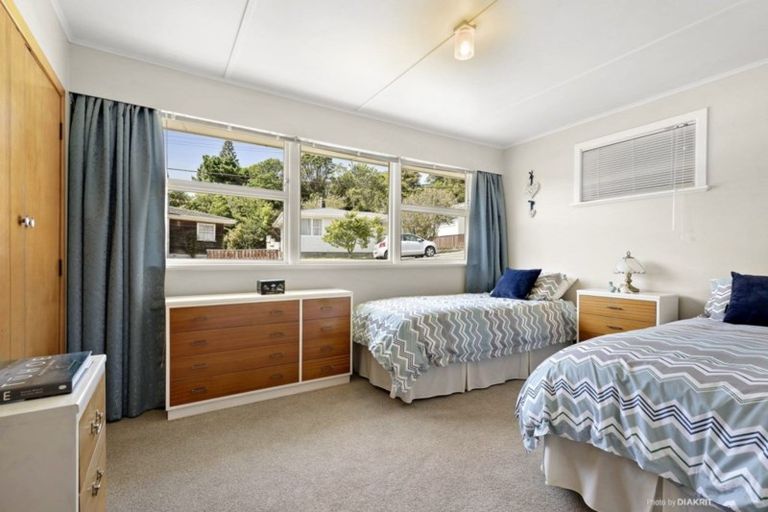 Photo of property in 53 Catherine Crescent, Paparangi, Wellington, 6037
