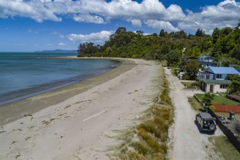 Photo of property in 10 Parapara Esplanade, Parapara, Takaka, 7182