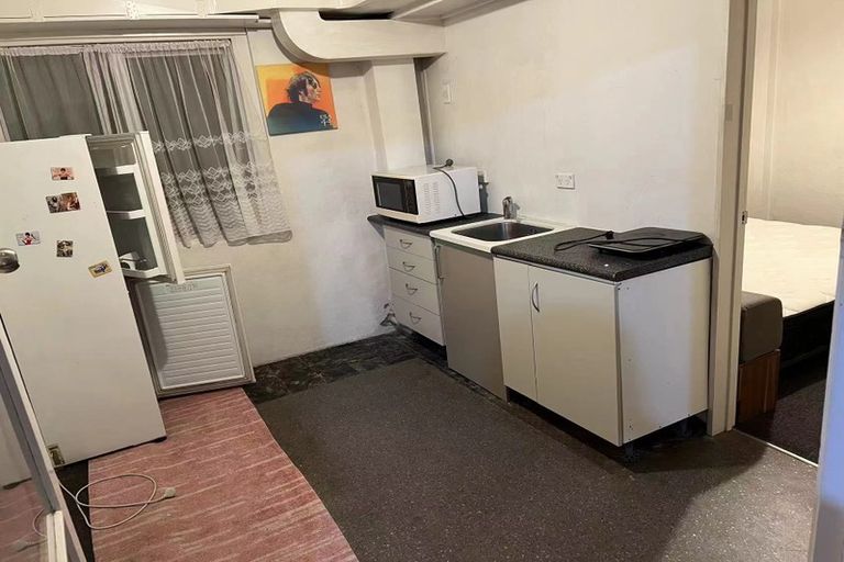 Photo of property in 118 Hillcrest Road, Hillcrest, Hamilton, 3216