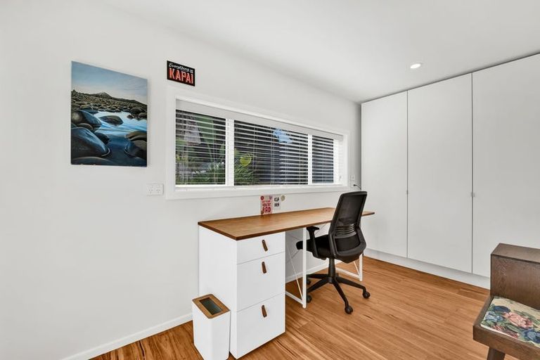 Photo of property in 185 Mangorei Road, Merrilands, New Plymouth, 4312