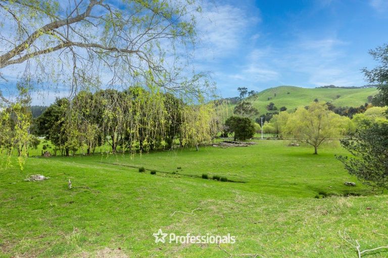 Photo of property in 229 Whitemans Valley Road, Whitemans Valley, Upper Hutt, 5371