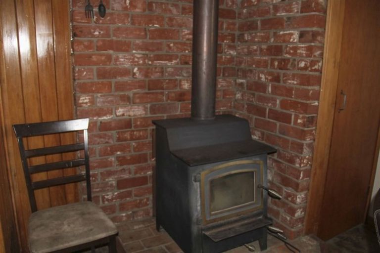 Photo of property in 12 Grove Burn Road, Tuatapere, 9620