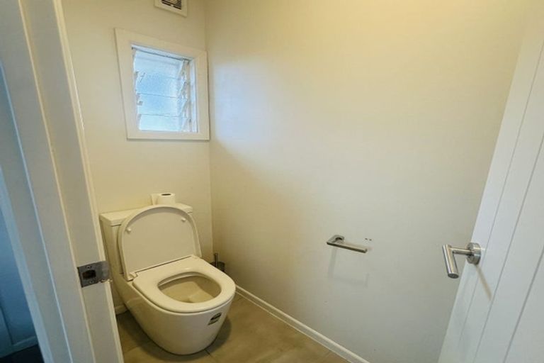 Photo of property in 41 Mahara Avenue, Birkenhead, Auckland, 0626