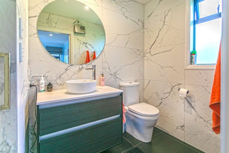 Photo of property in 1 Kingfisher Way, Whiritoa, Whangamata, 3691