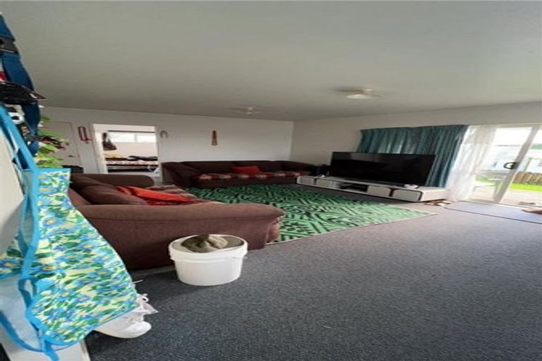 Photo of property in 26 Sunvue Road, Glen Eden, Auckland, 0602