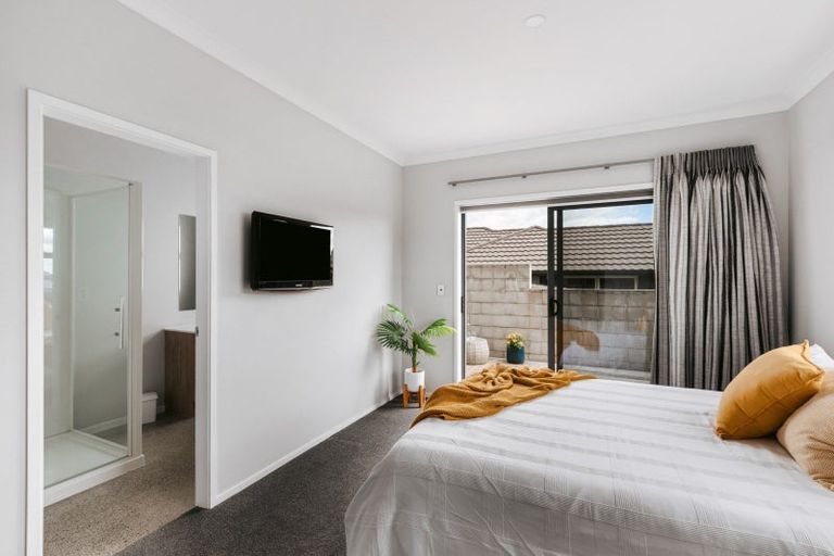 Photo of property in 111 Oteki Park Drive, Welcome Bay, Tauranga, 3112