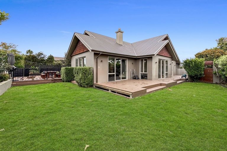 Photo of property in 68 Coolspring Way, Redwood, Christchurch, 8051