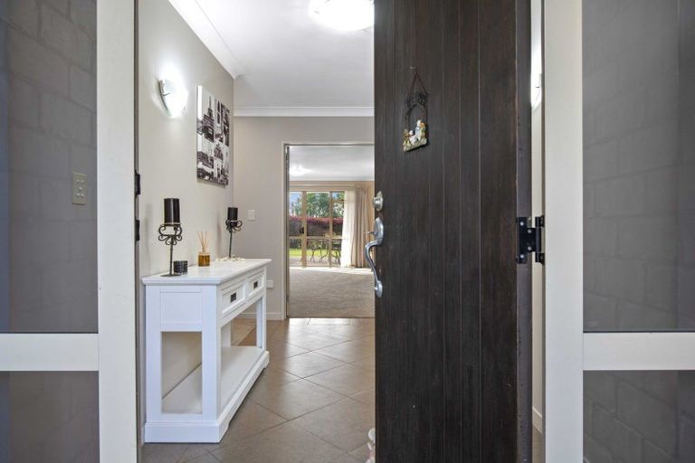 Photo of property in 21 Old Barn Road, Opaheke, Papakura, 2584