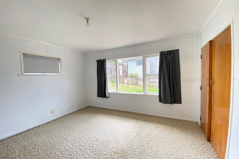Photo of property in 36 Woodside Avenue, Northcote, Auckland, 0627
