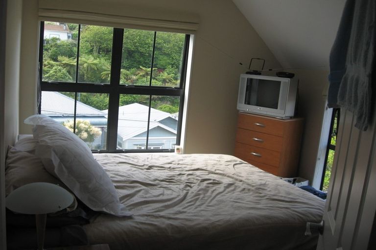 Photo of property in 51b Todman Street, Brooklyn, Wellington, 6021