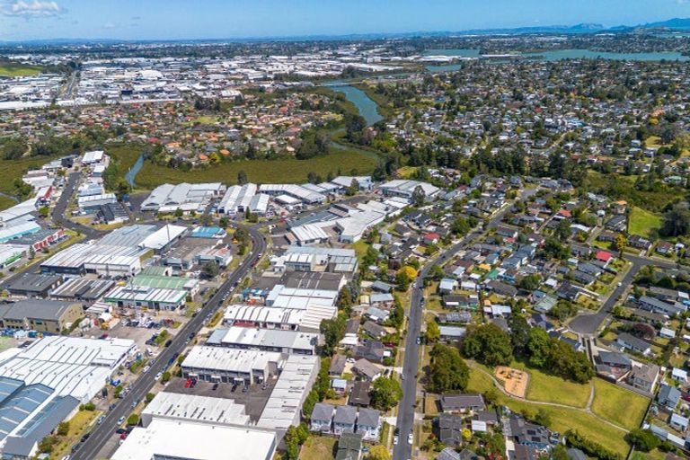 Photo of property in 36 Reelick Avenue, Pakuranga Heights, Auckland, 2010