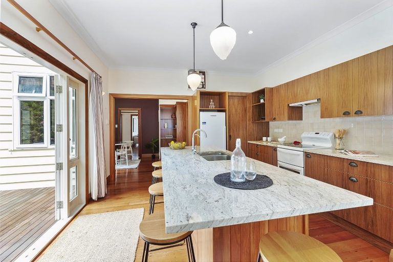 Photo of property in 522 Evans Bay Parade, Hataitai, Wellington, 6021