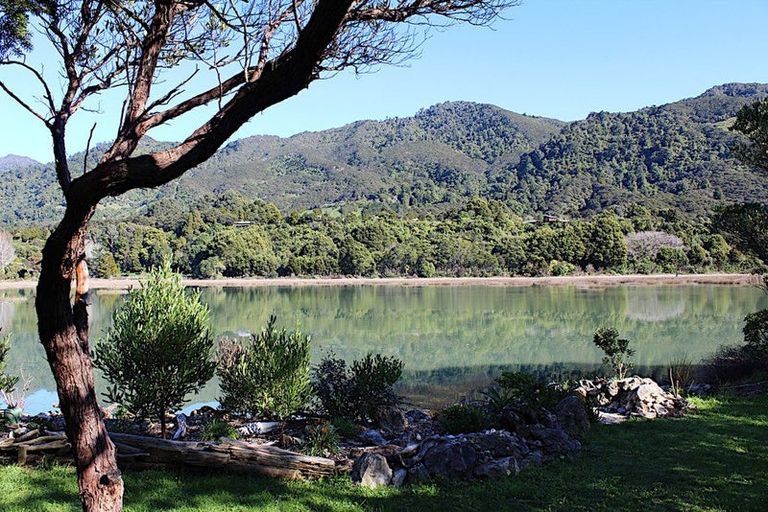 Photo of property in 50 Totara Avenue, Collingwood, 7073