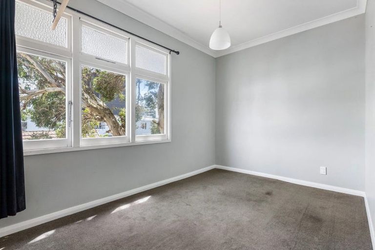 Photo of property in 17 Home Street, Mount Victoria, Wellington, 6011
