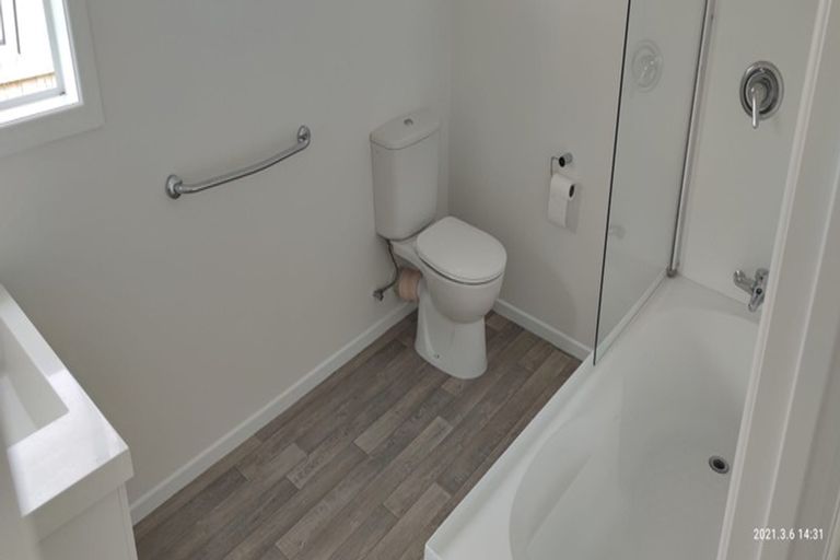 Photo of property in 3 Hurley Place, Kelston, Auckland, 0602