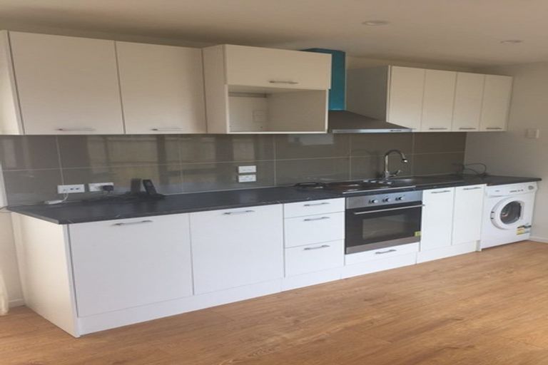 Photo of property in 49 Tawa Road, Kumeu, 0891