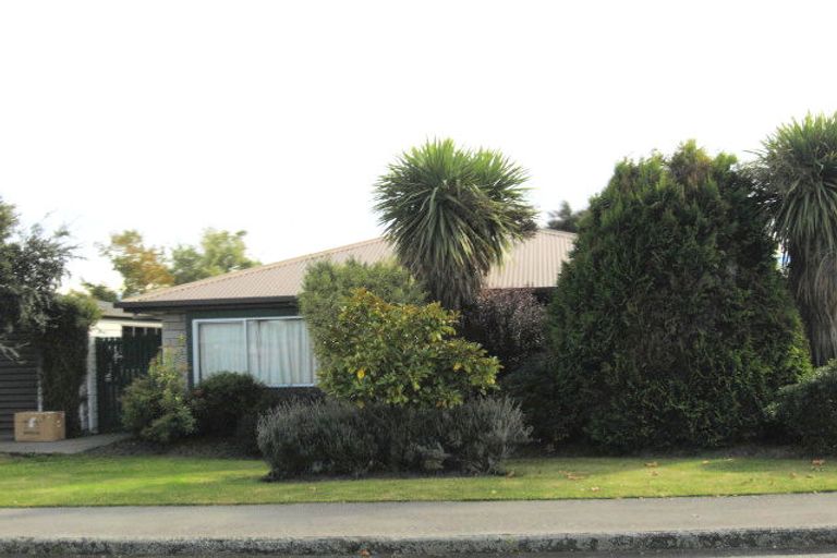 Photo of property in 1/82 Middlepark Road, Sockburn, Christchurch, 8042