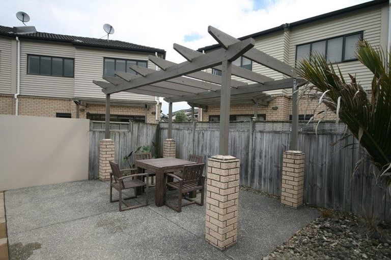 Photo of property in 82 Skip Lane, East Tamaki, Auckland, 2013