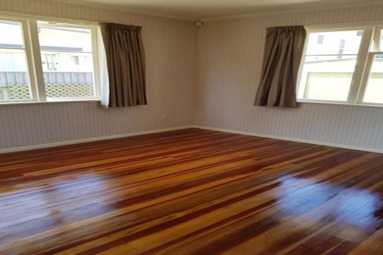 Photo of property in 18 Swansea Street, Hokowhitu, Palmerston North, 4410