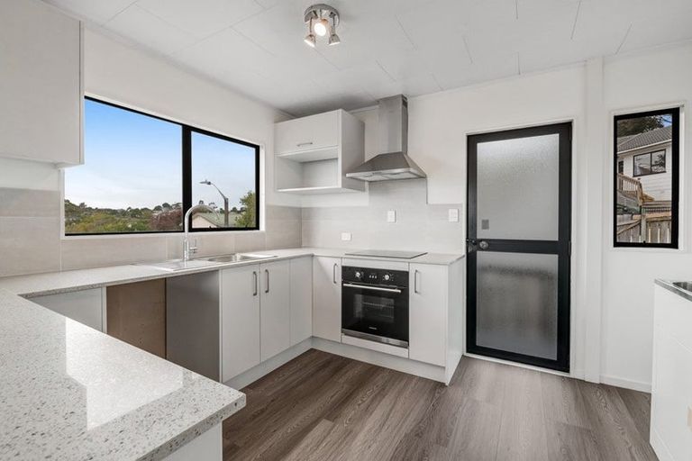 Photo of property in 1/25 Jumento Place, Unsworth Heights, Auckland, 0632