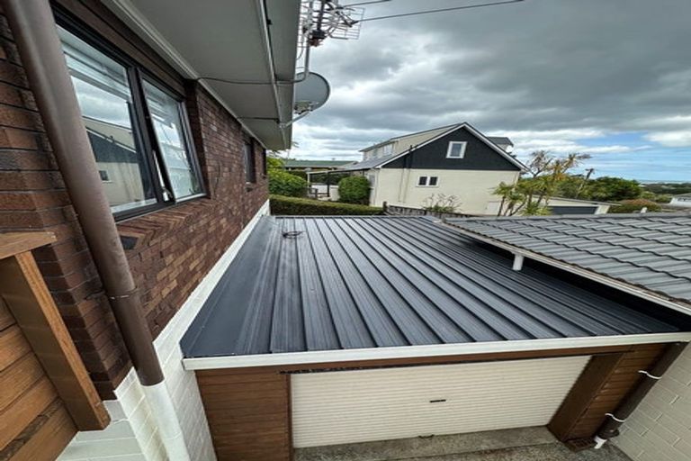 Photo of property in 2/51 Nigel Road, Browns Bay, Auckland, 0630