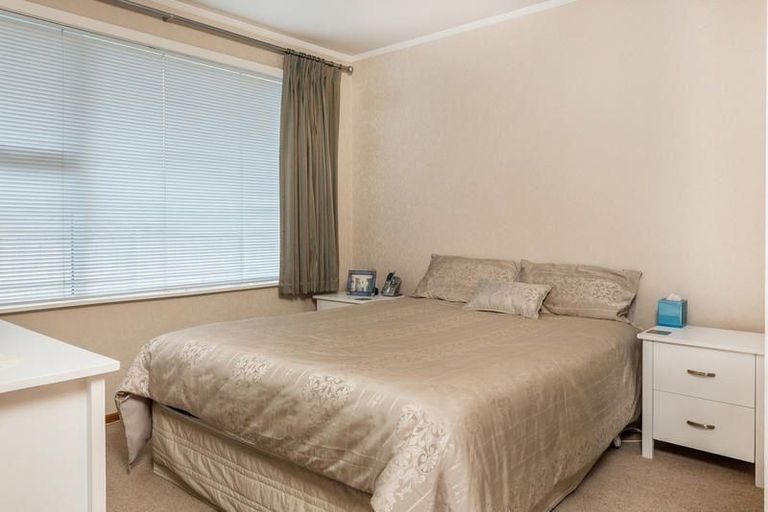 Photo of property in 1/3 Taikata Road, Te Atatu Peninsula, Auckland, 0610
