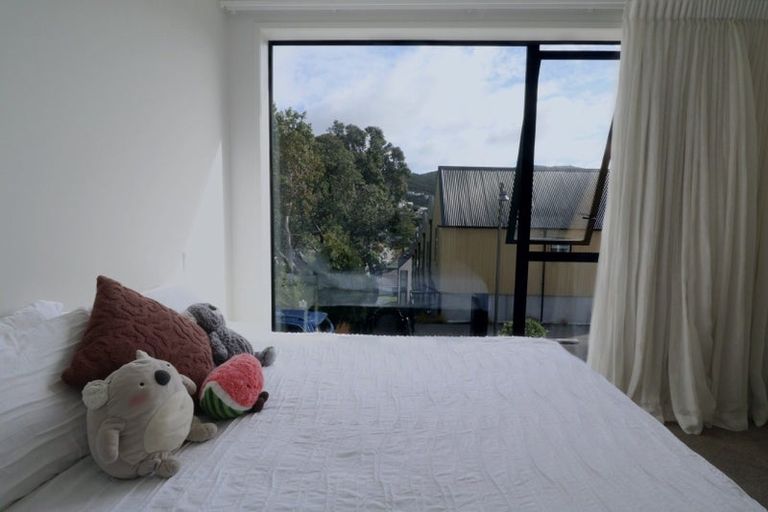 Photo of property in 25 Jean Caldwell Way, Island Bay, Wellington, 6023