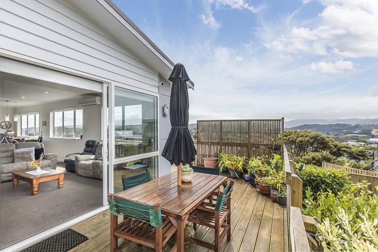 Photo of property in 8 Polestar Lane, Whitby, Porirua, 5024