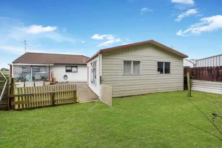 Photo of property in 15 Southview Place, Wattle Downs, Auckland, 2102