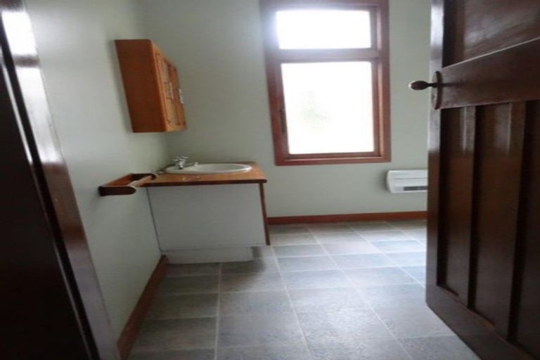 Photo of property in 90 Russell Street, Westport, 7825