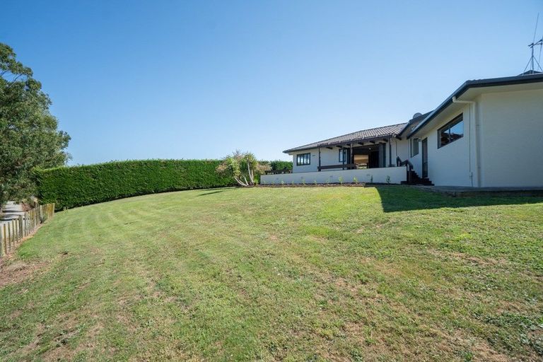 Photo of property in 34 Schnell Drive, Kelvin Grove, Palmerston North, 4414
