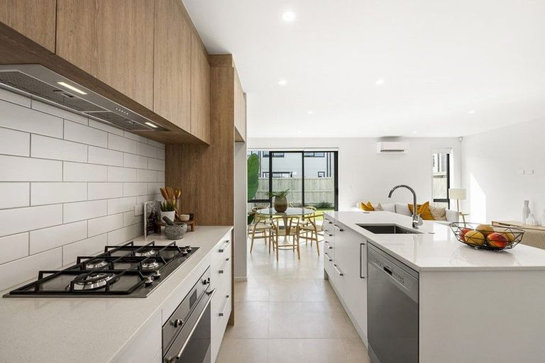 Photo of property in 104e Pepene Avenue, Takanini, 2112