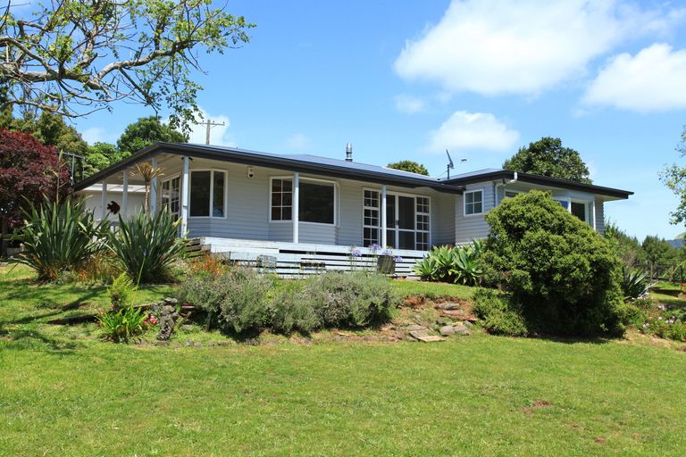 Photo of property in 1260 Te Hutewai Road, Raglan, 3296