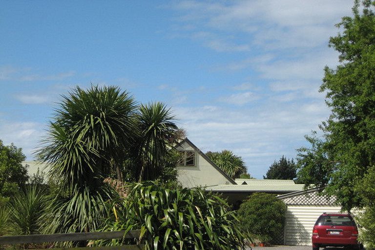 Photo of property in 66 Allin Drive, Waikuku Beach, 7402