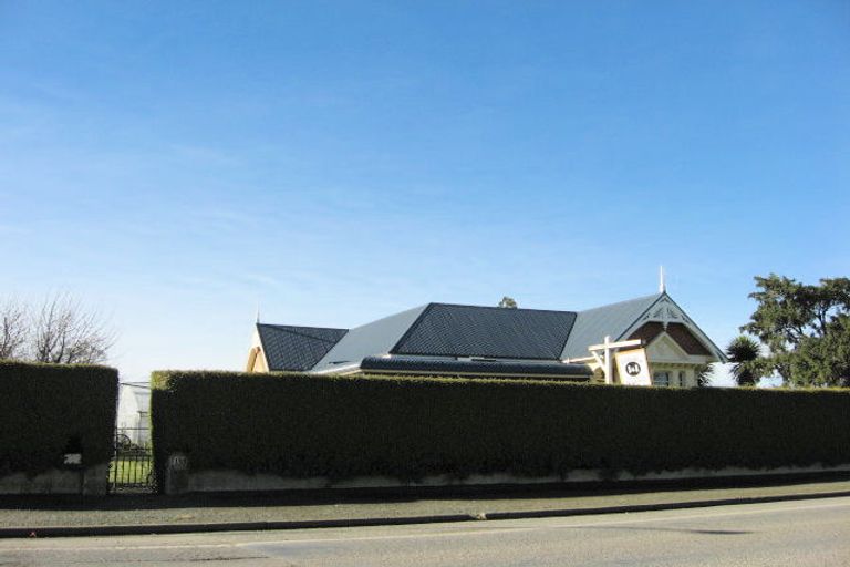 Photo of property in 129 Great North Road, Winton, 9720