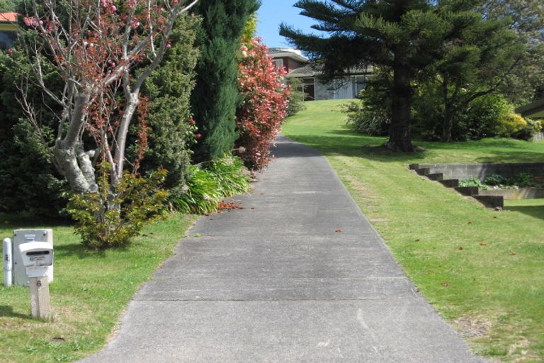 Photo of property in 6 Earle Place, Acacia Bay, Taupo, 3330