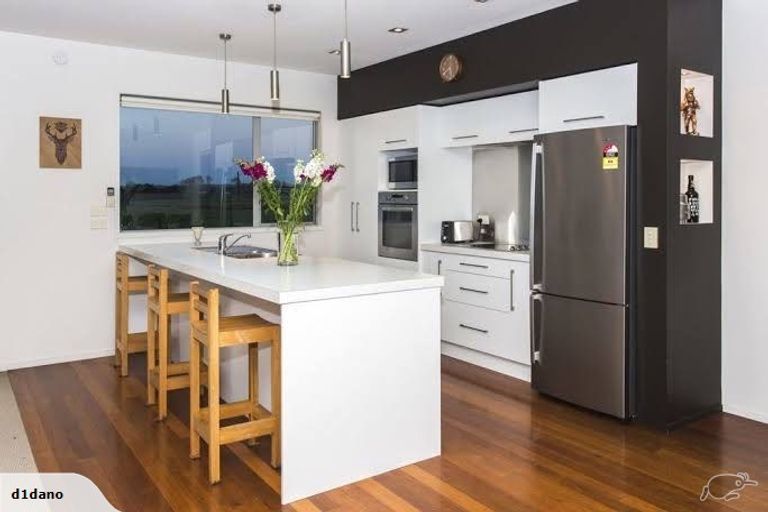 Photo of property in 407 Tikorangi Road East, Tikorangi, Waitara, 4383