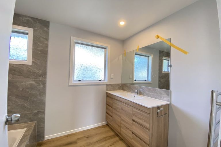 Photo of property in 75 Lewisham Street, Highland Park, Auckland, 2010