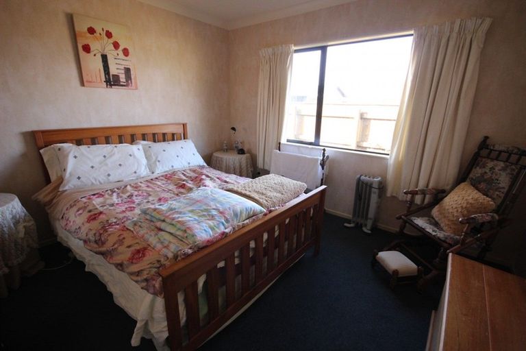 Photo of property in 16 Presidential Drive, Milson, Palmerston North, 4414