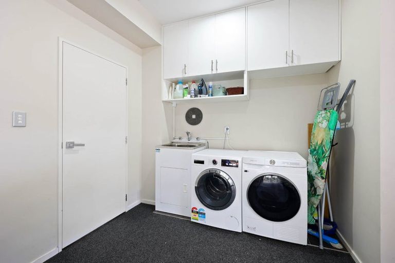 Photo of property in 111 Lake Panorama Drive, Henderson Valley, Auckland, 0612