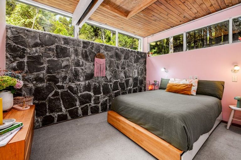 Photo of property in 30 Kopiko Road, Titirangi, Auckland, 0604